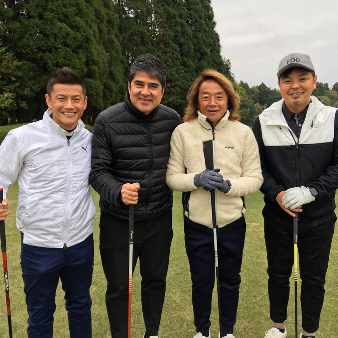 播戸竜二さんのインスタグラム写真 - (播戸竜二Instagram)「『レジェンドゴルフ⛳️🏌️‍♂️』 ・ 川淵三郎キャプテンのゴルフコンペに参加してきました！ ・ 永島昭浩さん、北澤豪さん、城彰二さんと一緒にラウンド⛳️ ・ サッカーの話もしながら、仲良くワイワイやりました！ ・ サッカー元日本代表という括りやったけど、ビックリしたのが川淵さんの先輩の90歳の山路さんが参加されていた事です！ ・ そんなレジェンドの人と交流できるゴルフは素晴らしいし、やっぱりサッカーは最高です⚽️ ・ 前日は中田浩二邸にお世話になり、夜は曽ケ端ともゴハンを食べながら、熱く語ってきました😁 ・ ・ #ゴルフ #KIN川淵カップ #レジェンド #ドラコン #ドラゴン #明日も行きます⛳️🏌️‍♂️」11月29日 16時11分 - ryuji_bando