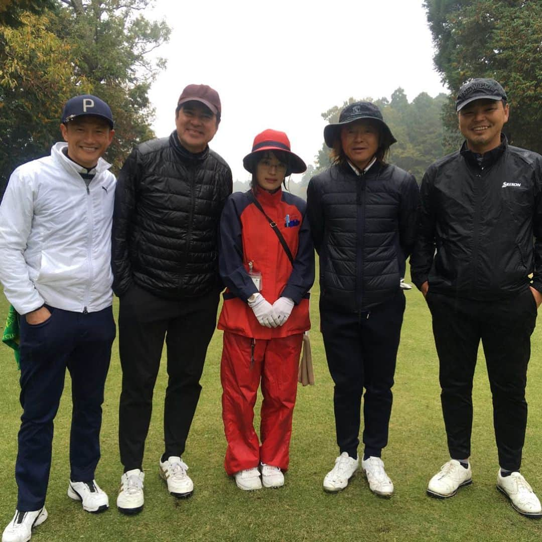 播戸竜二さんのインスタグラム写真 - (播戸竜二Instagram)「『レジェンドゴルフ⛳️🏌️‍♂️』 ・ 川淵三郎キャプテンのゴルフコンペに参加してきました！ ・ 永島昭浩さん、北澤豪さん、城彰二さんと一緒にラウンド⛳️ ・ サッカーの話もしながら、仲良くワイワイやりました！ ・ サッカー元日本代表という括りやったけど、ビックリしたのが川淵さんの先輩の90歳の山路さんが参加されていた事です！ ・ そんなレジェンドの人と交流できるゴルフは素晴らしいし、やっぱりサッカーは最高です⚽️ ・ 前日は中田浩二邸にお世話になり、夜は曽ケ端ともゴハンを食べながら、熱く語ってきました😁 ・ ・ #ゴルフ #KIN川淵カップ #レジェンド #ドラコン #ドラゴン #明日も行きます⛳️🏌️‍♂️」11月29日 16時11分 - ryuji_bando