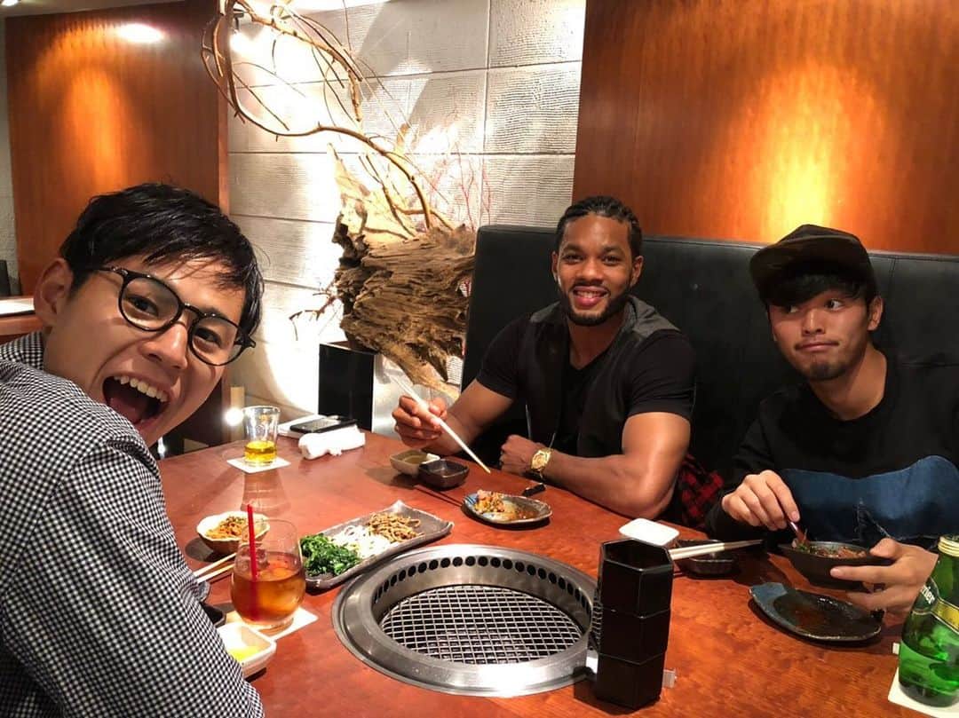 カルフィン・ヨン・ア・ピンのグルメインスタ