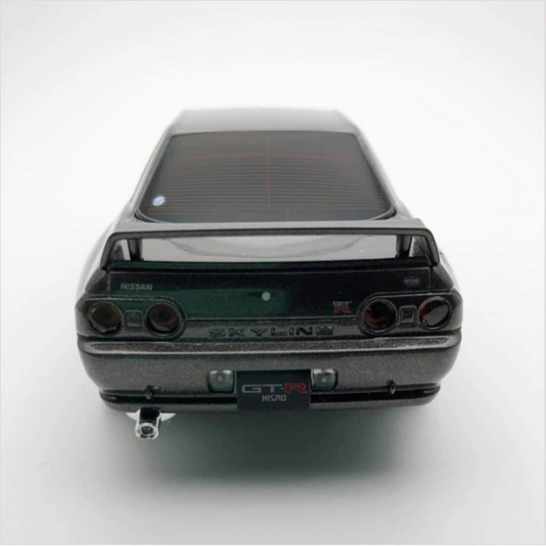 日産自動車さんのインスタグラム写真 - (日産自動車Instagram)「【ライセンス商品】GT-Rから「充電できる車」が発売に！  日産スカイライン GT-R #NISMO (BNR32)のモバイルバッテリーが予約販売開始しました。  外部機器の充電中はヘッドライトが光り、本機の充電中にはリアランプが点灯します♪  12月下旬より発送を開始。 モバイルバッテリーをお探しの方はぜひ！ 「キャムショップ」サイトにてご購入いただけます。  @camshop_mochitetsu #NissanGTR #日産 #nissan #ニッサン #nissanjapan #🚗 #5523」11月29日 16時45分 - nissanjapan