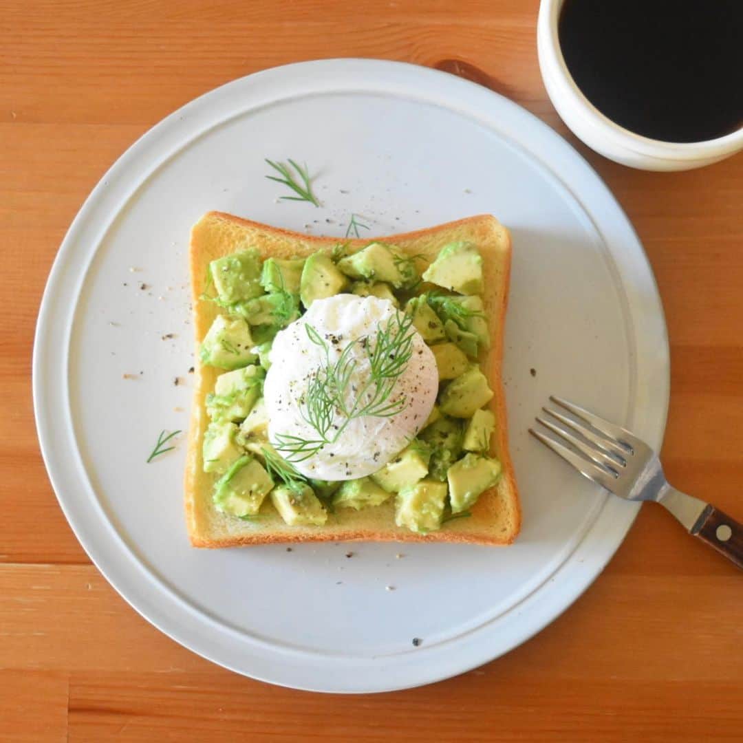 山崎佳のインスタグラム：「Today’s breakfast. 生ハムも一緒にと思っていたのに忘れた。」