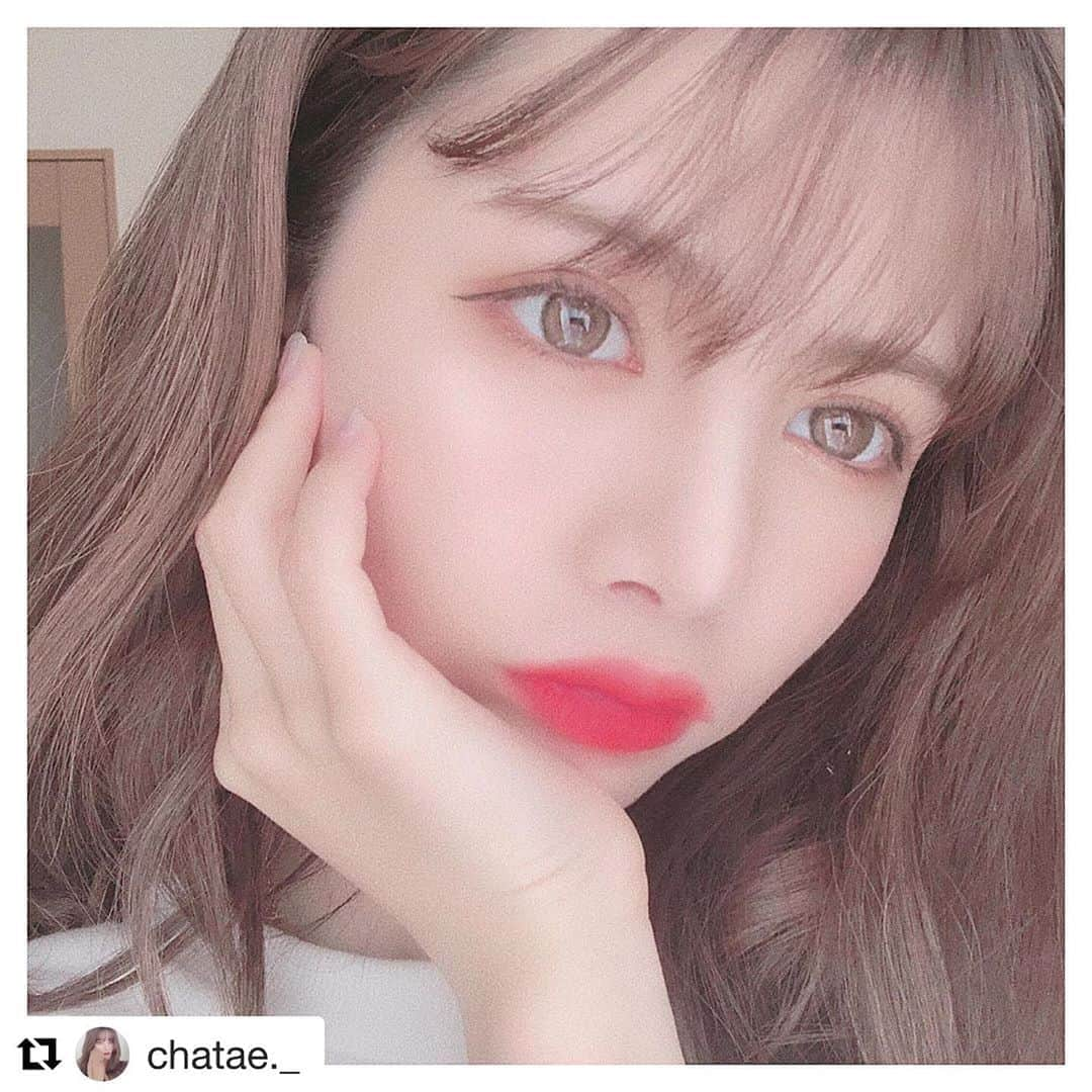 カラコン通販HOTEL LOVERS-ホテラバ-さんのインスタグラム写真 - (カラコン通販HOTEL LOVERS-ホテラバ-Instagram)「. @chatae._ さま😳💕 アイクローゼット❤️ヌードベージュ着用✨ . 自然な色素薄い感じと透明感綺麗すぎです😳💕 ありがとうございます🙏🏻✨ . . #Repost @chatae._ with @get_repost ・・・ ㅤㅤㅤㅤㅤㅤㅤㅤㅤㅤㅤㅤㅤ ストーリーでも載せたカラコン❤️ ㅤㅤㅤㅤㅤㅤㅤㅤㅤㅤㅤㅤㅤ 橋本環奈ちゃんみたいな瞳になれるで話題の カラコンのカンナロゼがホテラバの アイクローゼットシリーズから発売されてたよ🥰💜 ㅤㅤㅤㅤㅤㅤㅤㅤㅤㅤㅤㅤㅤ このシリーズ本間に好きで割とカラコンは コロコロ変える主義なんやけど このカンナロゼカラコンは結構ずっと使ってます❤︎❤︎❤︎ ㅤㅤㅤㅤㅤㅤㅤㅤㅤㅤㅤㅤㅤ 裸眼を少し大きくしたみたいなデザインで 自然に色素薄くなれるのにめちゃめちゃ盛れる😭❤️ 他のカラーもあるけど私はヌードベージュを 使ってます🥰🥰 ㅤㅤㅤㅤㅤㅤㅤㅤㅤㅤㅤㅤㅤ  #カラコン #アイクローゼット #ヌードベージュ #eyecloset #ホテラバ #カラコンレポ #カラコン着画」11月29日 17時36分 - hotel_lovers.official