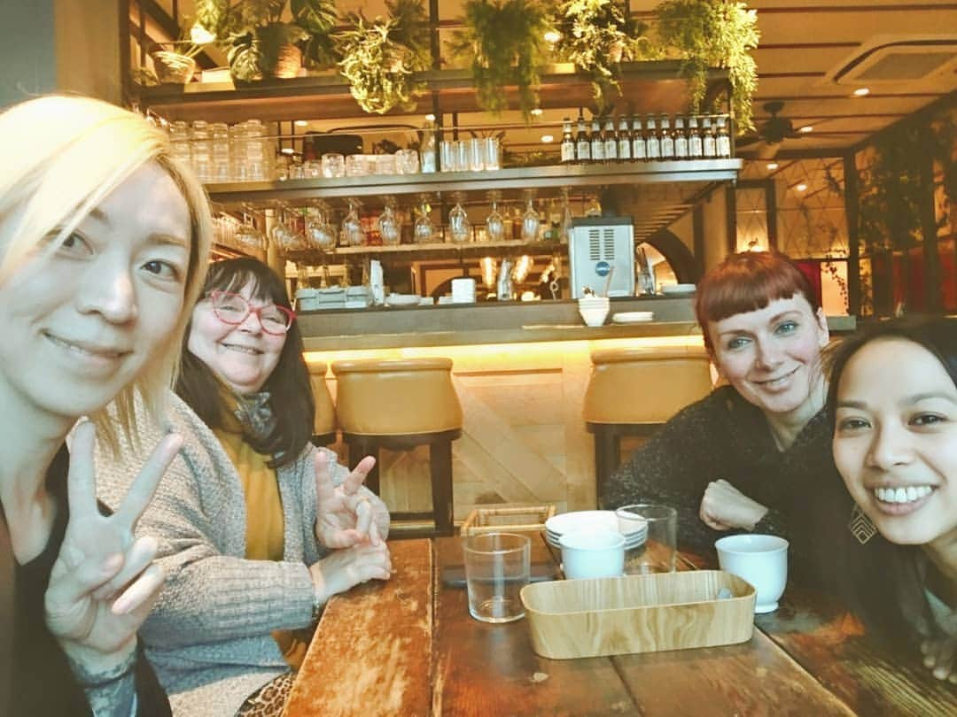 砂月さんのインスタグラム写真 - (砂月Instagram)「Lunch with friends. We spend good time, good vibes.  ヨーロッパから友達が来てたのでみんなでランチ。 素敵な時間を過ごせました。」11月29日 17時31分 - satsukiofficial