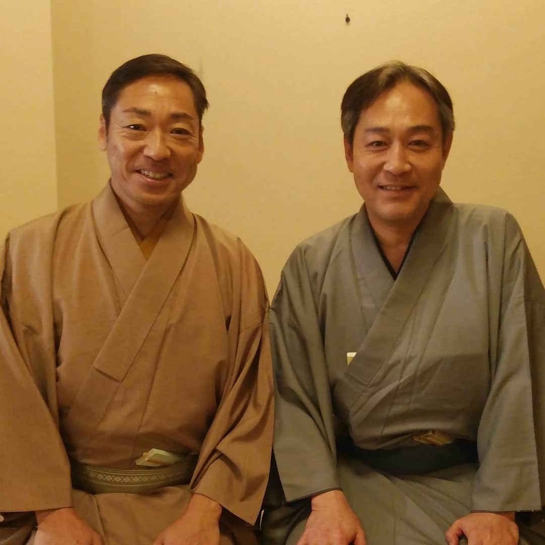 のインスタグラム：「12月の歌舞伎座の稽古中であります✨ 小中高同窓生の市川中車さんと😄 #歌舞伎#中村松江 #市川中車#たぬき #歌舞伎座」