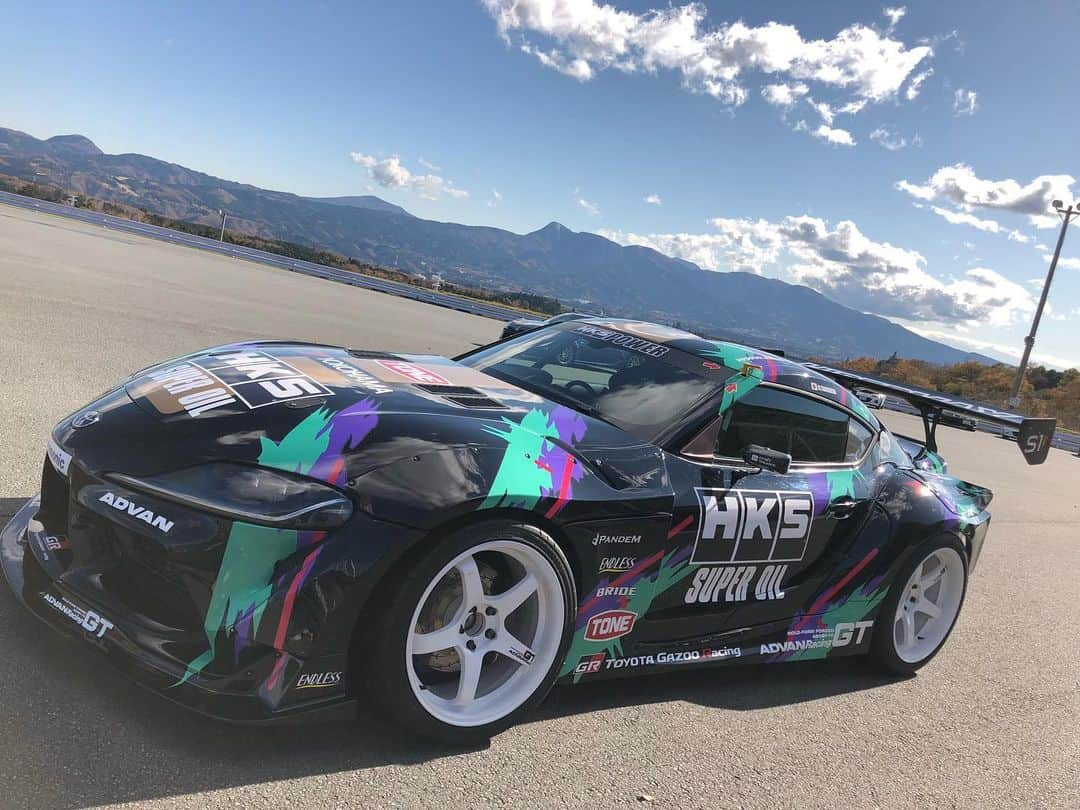 織戸学さんのインスタグラム写真 - (織戸学Instagram)「HKS NOB supra カッコ良いマシンでした。  少し　乗っちゃった。 感動🥺」11月29日 17時47分 - maxorido