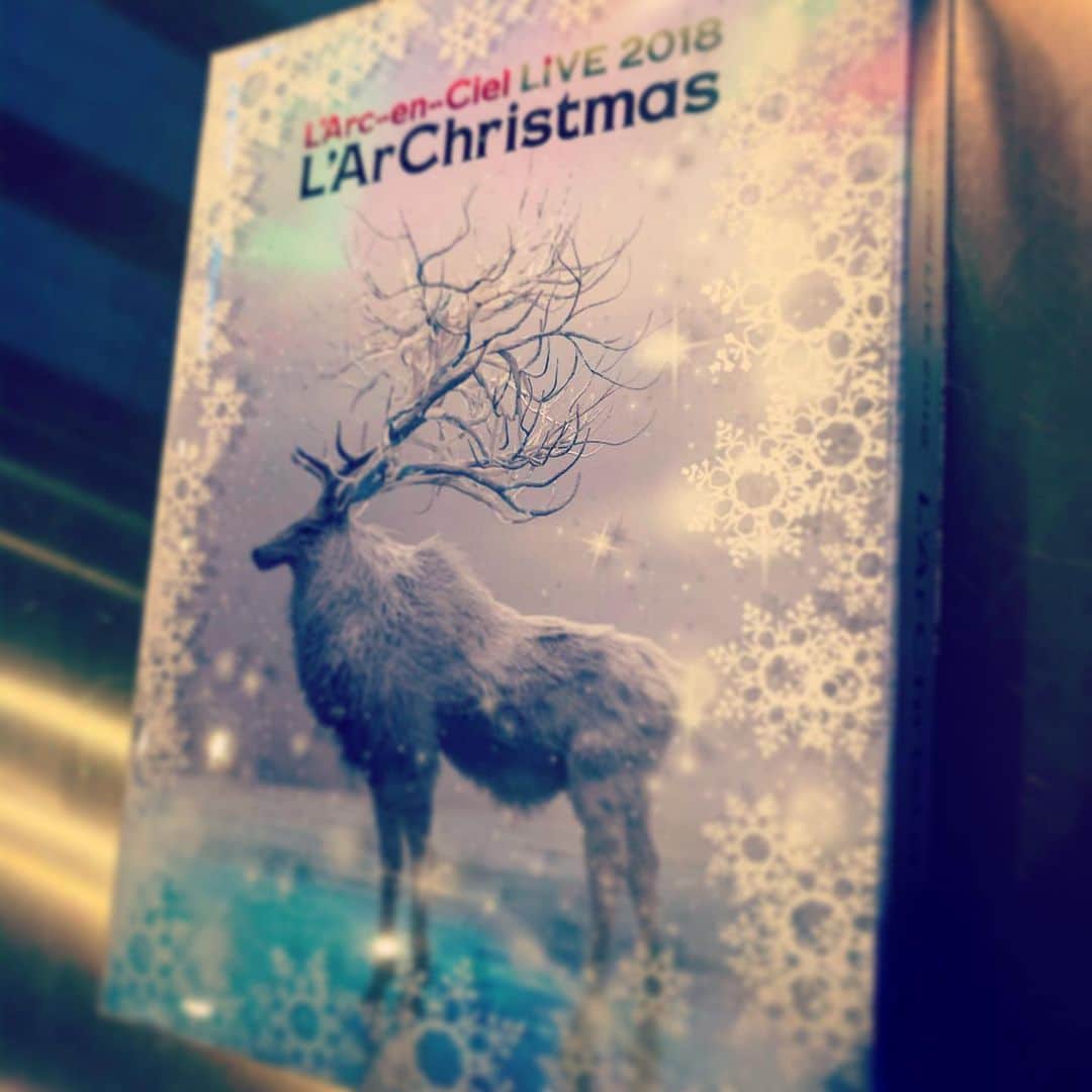 tetsuyaのインスタグラム：「パッケージ出来たよ！ #LArChristmas #LArcenCiel #larcenciel #tetsuya #ラルクリ」