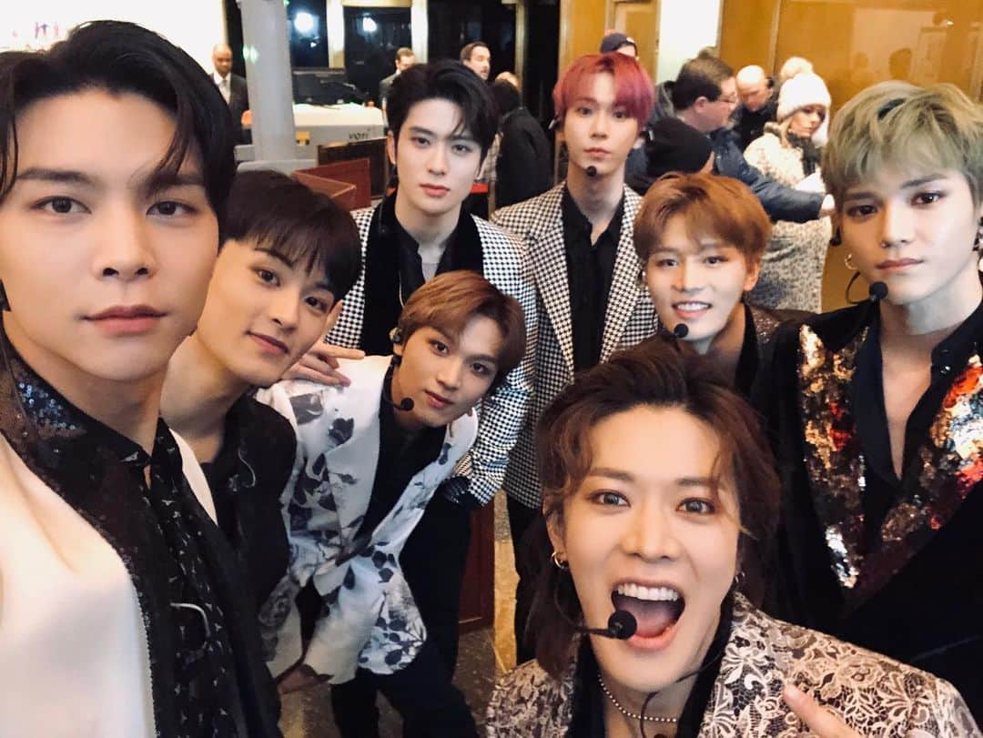 NCT 127さんのインスタグラム写真 - (NCT 127Instagram)「At the Today showwww @todayshow  Thank you to the fans who came by!! It felt really good to see you guys there~ we beat the cold together haha😆-mark  #NCT127TODAY #TODAYSHOW #NCT #NCT127」11月29日 23時41分 - nct127