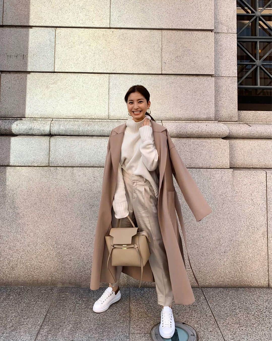 のインスタグラム：「、 えがおっ えがおっ ホシホシ〜っ☆! ． tops: ozoc_c4  すずのぴーちゃんの★ coat: @fifth_store  50%off ★ pants: zara  ロンドンの思い出★ bag: celine  かわいいね★ shoes: 忘れちゃった！ ． #fifth  #fifthl #フィフス #サイドスリットガウンコート」