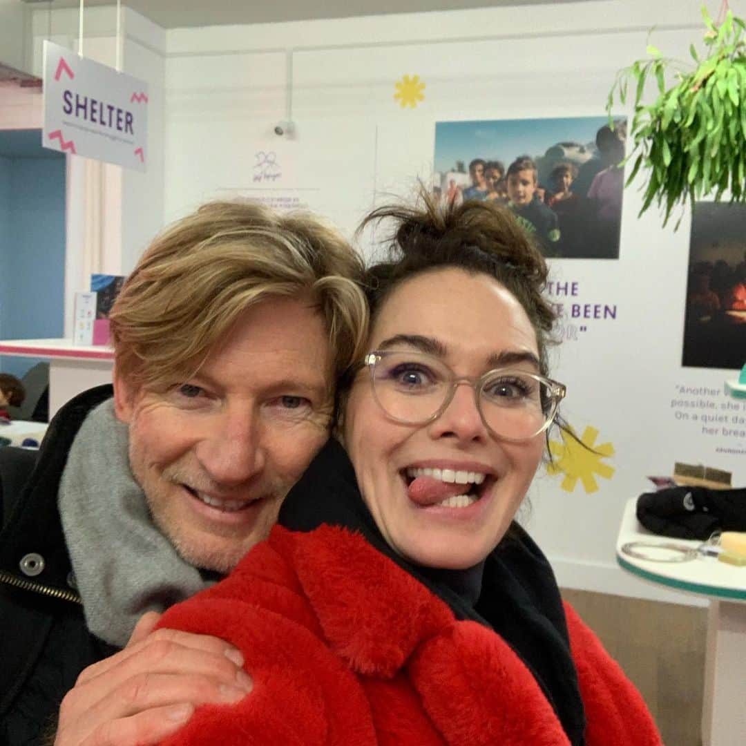 レナ・ヘディのインスタグラム：「David Wenham .. Lovely to see you today ... thanks for buying a bundle @chooselove ✌️❤️」