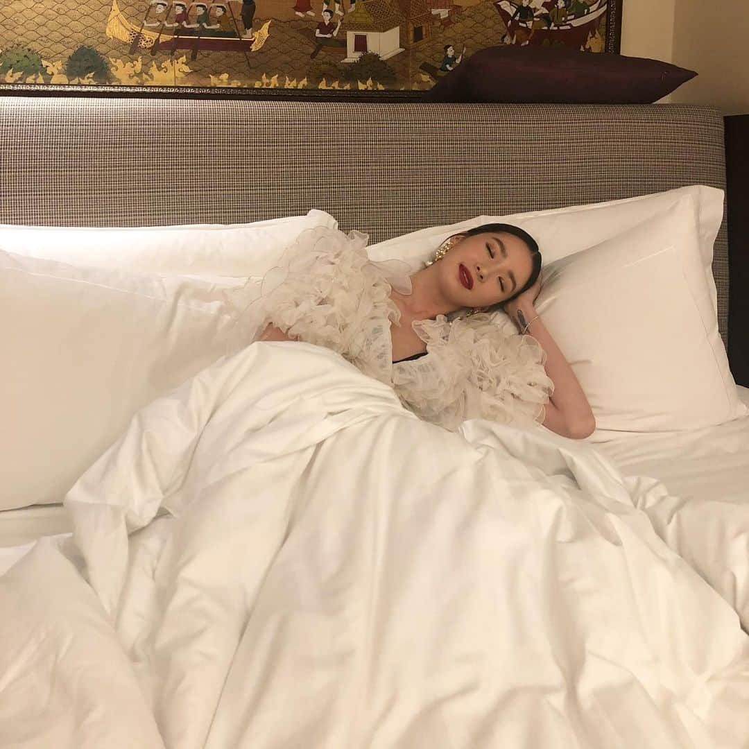 アイリーン・キムさんのインスタグラム写真 - (アイリーン・キムInstagram)「Expectations and the pressures of social media...vs. reality😉 Sometimes you just have to slow down, breathe, and sleep! Happy Thanksgiving everyone😘😘😘」11月29日 19時55分 - ireneisgood