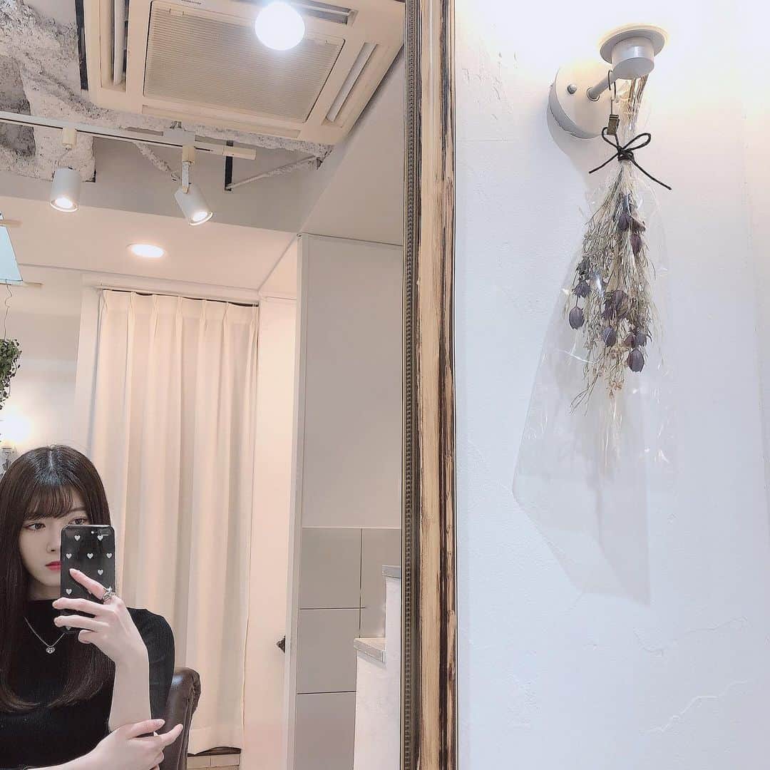 日下部美愛のインスタグラム：「🤍 . . #photo #japan #model #me #hair #fashion #makeup #selfie #followme #instagood #camera #instadaily #dailylook #selfie #한국 #맞팔 #사진 #데일리 #데일리룩 #인스타사진 #인스타그램 #일본인 #패션 #패션스타그램」