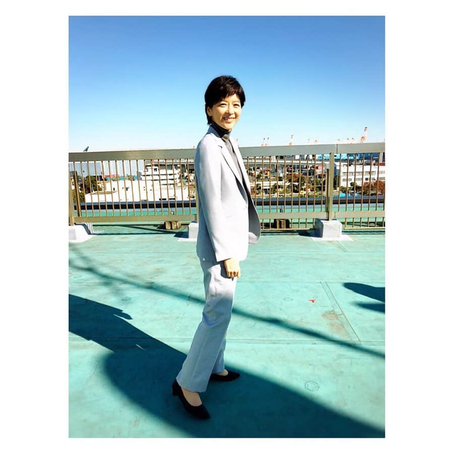 中山忍さんのインスタグラム写真 - (中山忍Instagram)「良いお天気✨ でも寒かったね〜😊 。 #ある日の撮影風景 #全身刑事 @paulstuartjapan #ポールスチュアート」11月29日 20時21分 - _shinobu_nakayama_