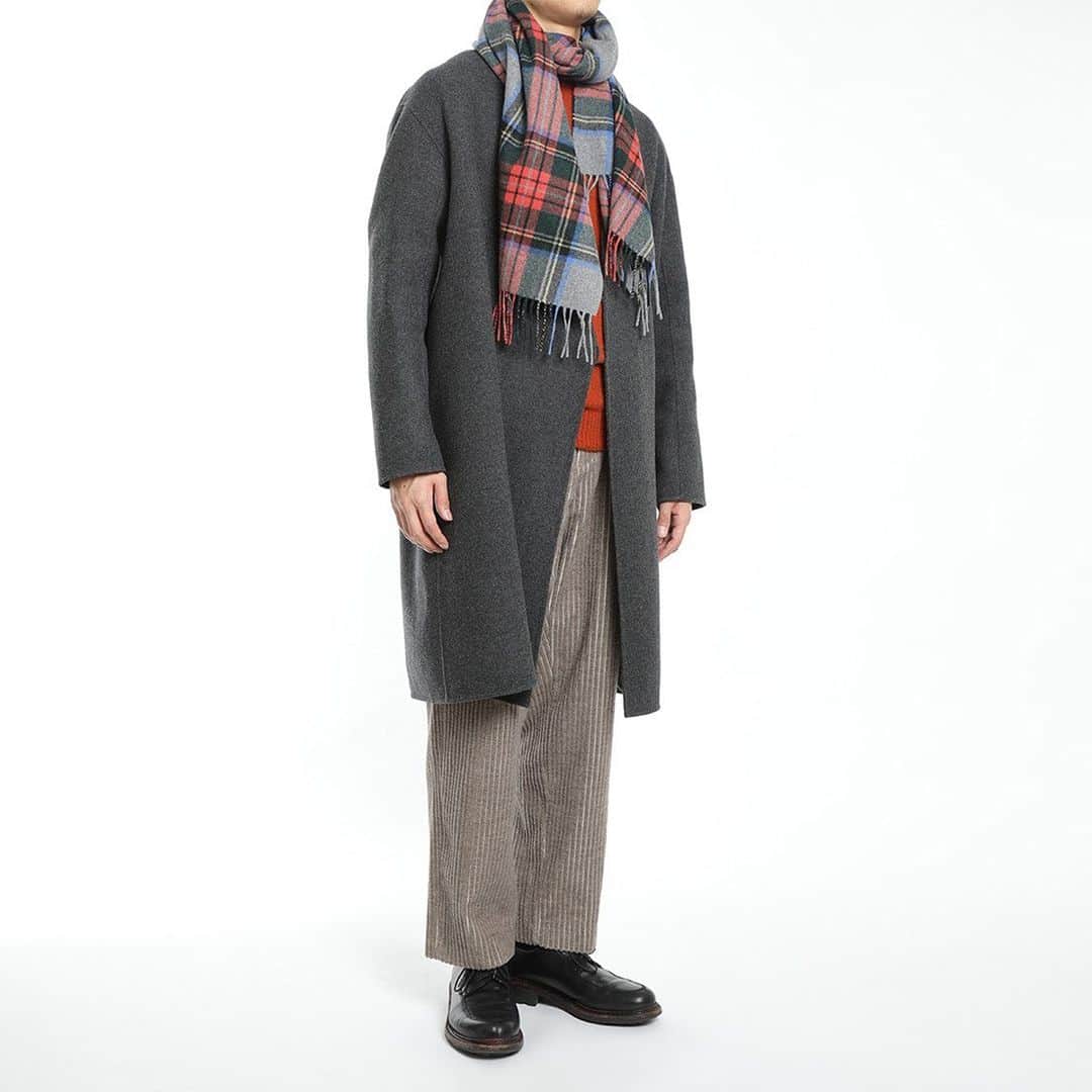 のインスタグラム：「COAT STYLING COLLECTION for HOMME﻿ ﻿ 本格的に冬シーズンにさしかかり、今マストなアイテムとなっている「コート」。﻿ アダム エ ロぺで特におすすめなコートアイテムを使用したスタイリングコレクションをご紹介！﻿ ﻿ @adametrope﻿ @jadorejunonline﻿ #adametrope #coat #outer #styling #mensstyling」