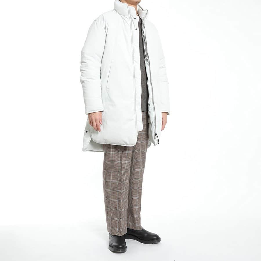 のインスタグラム：「COAT STYLING COLLECTION for HOMME﻿ ﻿ 本格的に冬シーズンにさしかかり、今マストなアイテムとなっている「コート」。﻿ アダム エ ロぺで特におすすめなコートアイテムを使用したスタイリングコレクションをご紹介！﻿ ﻿ @adametrope﻿ @jadorejunonline﻿ #adametrope #coat #outer #styling #mensstyling」