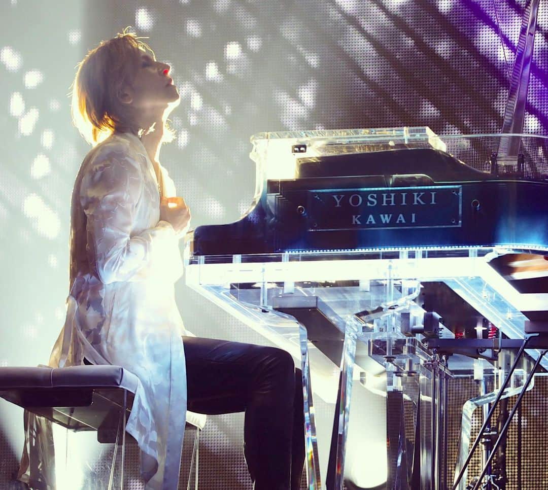 YOSHIKIさんのインスタグラム写真 - (YOSHIKIInstagram)「Thinking of you.. #yoshiki #kawai #piano #dreamfest 2019」11月29日 20時29分 - yoshikiofficial