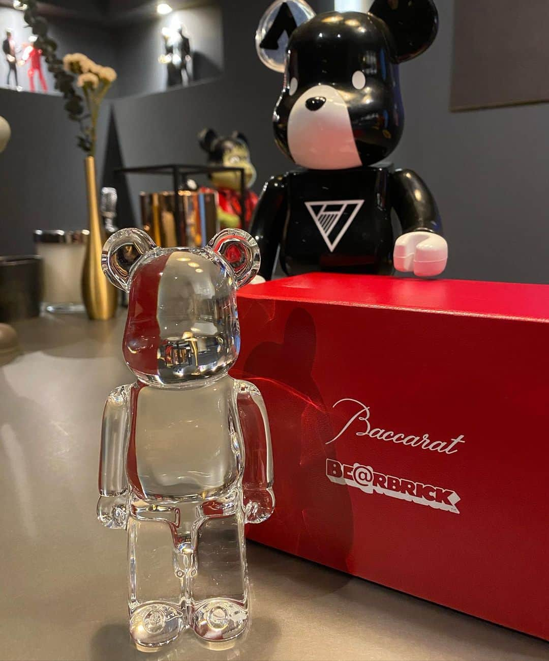 SE7ENさんのインスタグラム写真 - (SE7ENInstagram)「#baccarat X #bearbrick ❤️」11月29日 20時33分 - se7enofficial