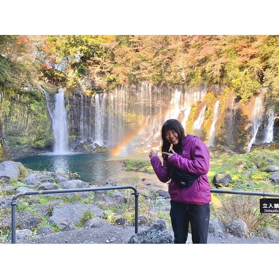 榎本遼香さんのインスタグラム写真 - (榎本遼香Instagram)「滝に虹にパワー全開💪🏻💪🏻💪🏻 合宿頑張れる工夫がうまいな先生！ 良い事は受け入れられる器がある人の所に🙆🏻‍♀️ #白糸の滝 #音止の滝 #いつか登る富士山いつか」11月29日 20時57分 - eno_mon