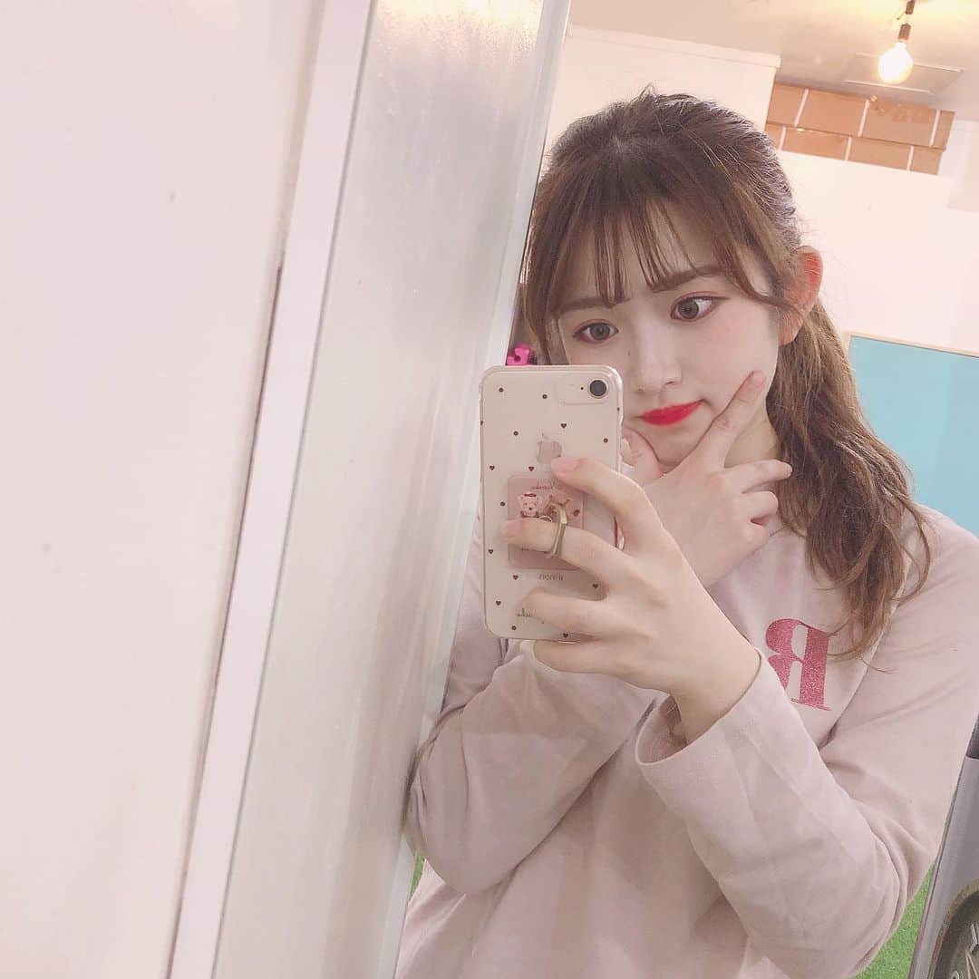 青木菜花のインスタグラム：「.﻿ .﻿ シャキーン✨﻿ 昨日もジムに行ってきた！！﻿ ﻿ ジム帰りでパシャり📸♡﻿ .﻿ . #ナイアジム#ボディメイク #ワークアウト #フィットネス #トレーニング #トレーニング女子 #ジム #ダイエット #筋トレ #筋トレ女子 #腹筋 #腹筋女子 #オシャレ #ファッション #コーデ #ナイキ #減量 #パーソナルトレーニング #健康 #美人 #美脚 #モデル #ヒップアップ #ヘルシー #スタイル #ダイエットアカウント #プライベートジム #instagood #instalike #l4l」