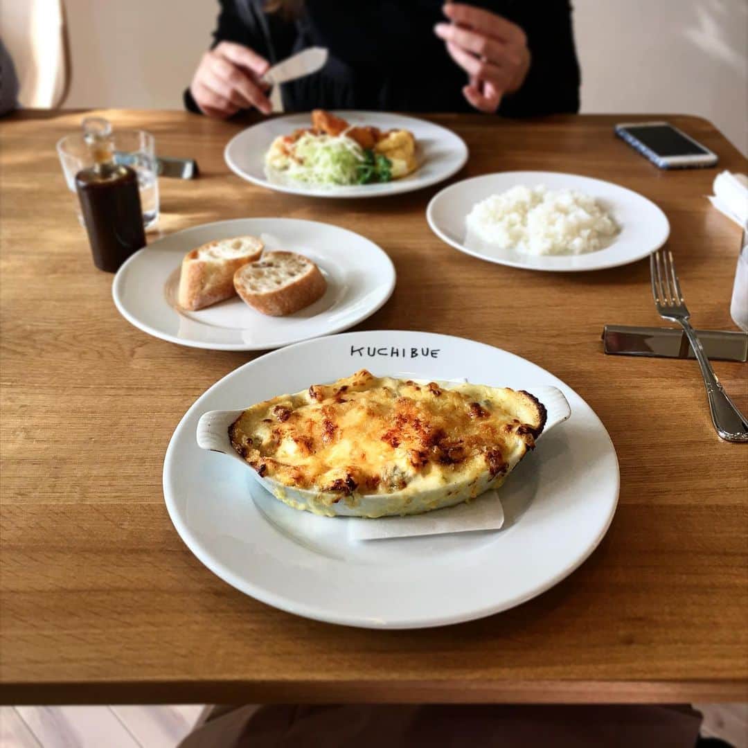 maggydaisyのインスタグラム：「_  あつあつのグラタン 美味しかったなあー パンと一緒にソースも綺麗に頂きました。 次はビーフシチューかな。  #洋食kuchibue」