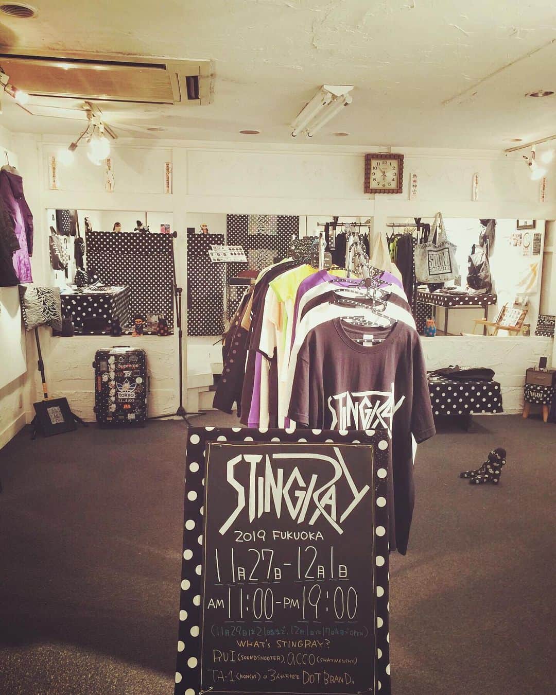 橋本塁さんのインスタグラム写真 - (橋本塁Instagram)「【STINGRAY福岡3日目終了！】 本日も誠にありがとうございました！明日も11-19時まで天神アートフレンズ(中央区天神3-3-5-3F )にてお待ちしてます！僕は明日は東京で撮影の為不在ですがお待ちしてます！(日曜は居ます！)！差し入れありがとうございます！  #STINGRAY #福岡 #lowiq01」11月29日 21時11分 - ruihashimoto
