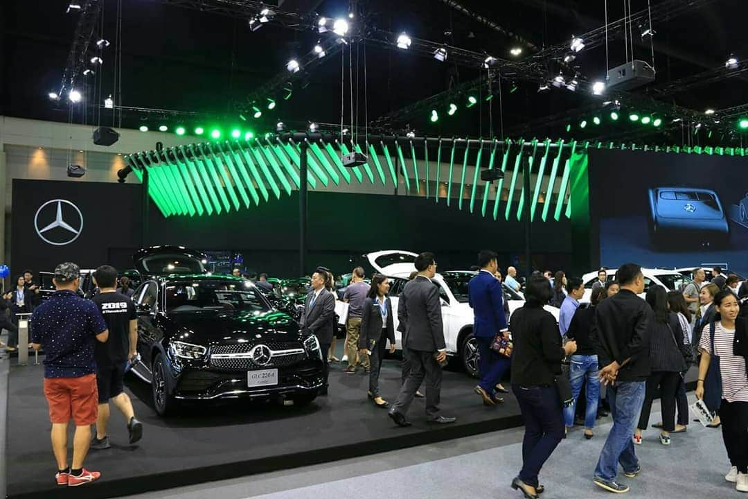 Mercedes-Benz Thailandさんのインスタグラム写真 - (Mercedes-Benz ThailandInstagram)「ถ้าชีวิตเรียกร้องสิ่งที่ดีที่สุด…  มาร่วมค้นหาความสมบูรณ์แบบได้ที่งาน Motor Expo 2019  พร้อมกับการเปิดตัวครั้งแรกกับรถ SUV สุดเร้าใจอย่าง Mercedes-AMG GLC 63 S 4MATIC+ Coupé, Mercedes-AMG GLC 43 4MATIC Coupé และ Mercedes-Benz GLS 350 d 4MATIC AMG Premium พร้อมกับรถยนต์จาก Mercedes-Benz และ Mercedes-AMG หลากหลายรุ่นมาไว้ให้คุณได้สัมผัสอย่างใกล้ชิด  ติดตามความเคลื่อนไหวของเมอร์เซเดส-เบนซ์ ก่อนใครได้ที่ LINE Official Account @ mercedesbenzth https://line.me/R/ti/p/%40903eurew  คลิ๊ก..เพื่อรับข้อเสนอพิเศษจาก Mercedes-Benz ได้ที่นี่ https://www.mercedes-benz.co.th/MotorExpo2019  พบกันที่งาน Motor Expo 2019 วันที่ 29 พ.ย. – 10 ธ.ค.  ณ อิมแพ็ค ชาเลนเจอร์ ฮอลล์ 1 เมืองทองธานี จันทร์ – ศุกร์ 12.00 - 22.00 น.  เสาร์ – อาทิตย์ และวันหยุดนักขัตฤกษ์ 11.00 - 22.00 น.  #WhenLifeCallsForTheBest #MotorExpo2019 #MercedesAMG #MercedesBenz #MercedesBenzThailand」11月29日 21時28分 - mercedesbenzthailand