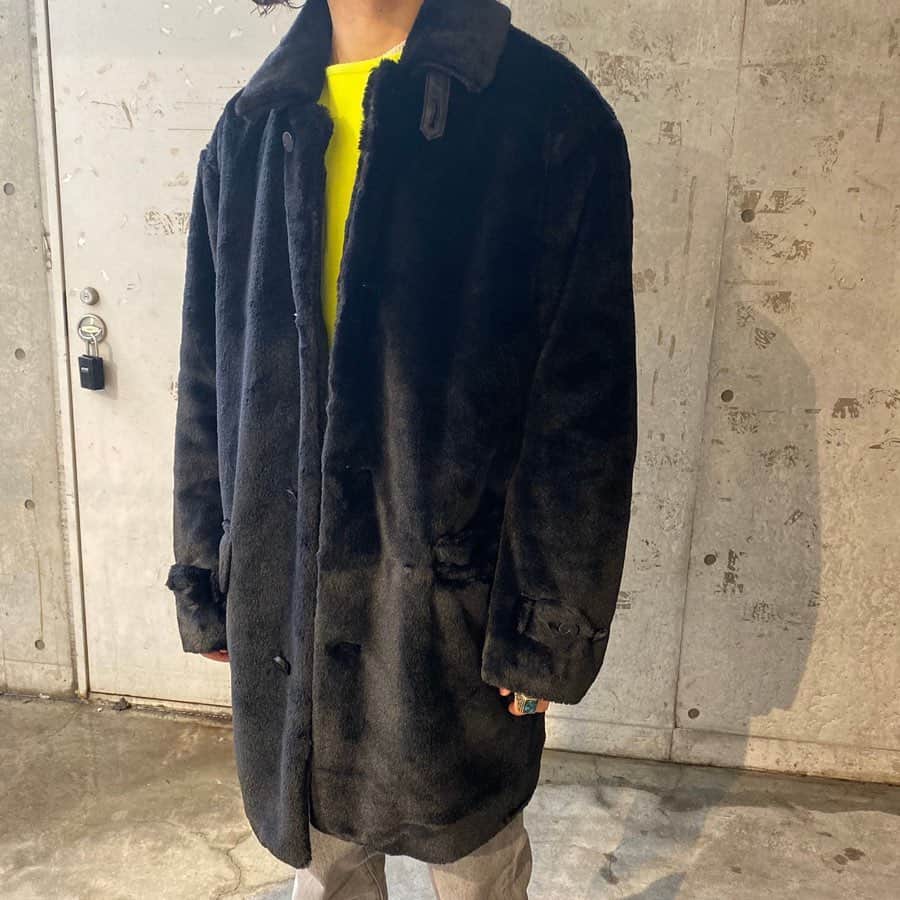 FREAK'S STORE渋谷さんのインスタグラム写真 - (FREAK'S STORE渋谷Instagram)「【Men's Styling】﻿ ﻿ ﻿ ［Item］﻿ ﻿ FAUX FUR PHAT COAT﻿ No.152-617-0001-0﻿ ¥64,000+tax/ @ystrdystmrrw ﻿ color: ブラック﻿ size: M, L﻿ ﻿ DOUBLE FACE NEON BAGGY CREW﻿ No. 123-000-0074-0﻿ ¥23,000+tax/ @ystrdystmrrw ﻿ color: レッド, イエロー, オレンジ﻿ size: S, M﻿ ﻿ SUPREME DENIM﻿ 240-005-0549-0﻿ ¥12,800+tax/ used﻿ color: ブラック﻿ size: 30, 32, 34, 36﻿ ﻿ BONDI B ﻿ No.170-000-0074-0﻿ ¥23,000+tax/ @hokaoneone @engineered_garments_tokyo ﻿ color: ホワイト, ブラック, マルチ﻿ size: 26.0, 27.0, 28.0﻿ ﻿ FLEECE CAP﻿ No.181-000-0058-0﻿ ¥12,000+tax/ @f_lagstuf_f ﻿ color: ブラック﻿ size: free﻿ ﻿ model:sakurai(180cm)﻿ ﻿ ﻿ #freaksstore #freaksstore19fw #freaksstore_shibuya_mens」11月29日 21時30分 - freaksstore_shibuya