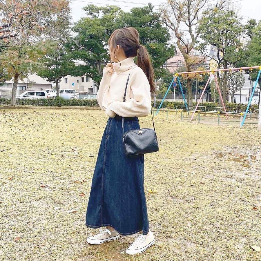 haruさんのインスタグラム写真 - (haruInstagram)「ㅤㅤㅤㅤㅤㅤㅤㅤㅤㅤㅤㅤㅤ ㅤㅤㅤㅤㅤㅤㅤㅤㅤㅤㅤㅤㅤ ㅤㅤㅤㅤㅤㅤㅤㅤㅤㅤㅤㅤㅤ #ootd ㅤㅤㅤㅤㅤㅤㅤㅤㅤㅤㅤㅤㅤ ケープするの忘れて巻き一瞬でとれた日😭( 笑 ) ㅤㅤㅤㅤㅤㅤㅤㅤㅤㅤㅤㅤㅤ 去年から着てるこの @titivatejp の #タートルドルマンなめらかニット  お気に入りだな〜( ˊᵕˋ )🧡 ㅤㅤㅤㅤㅤㅤㅤㅤㅤㅤㅤㅤㅤ あわせてなかったのにたまたま🐻さんと 同じような組み合わせになった🤭💓 ㅤㅤㅤㅤㅤㅤㅤㅤㅤㅤㅤㅤㅤ ㅤㅤㅤㅤㅤㅤㅤㅤㅤㅤㅤㅤㅤ 今日は久しぶりに晴れて☀️ 日光浴びるって大切だと気づいた🤣💕 ㅤㅤㅤㅤㅤㅤㅤㅤㅤㅤㅤㅤㅤ ㅤㅤㅤㅤㅤㅤㅤㅤㅤㅤㅤㅤㅤ ❤︎ tops : #titivate ❤︎ skirt : #gu ❤︎ bag : #senceofplacebyurbanresearch ❤︎ outer : #whoswhochico ㅤㅤㅤㅤㅤㅤㅤㅤㅤㅤㅤㅤㅤ ㅤㅤㅤㅤㅤㅤㅤㅤㅤㅤㅤㅤㅤ 前回のコメントお返事していきます💕 いつもありがとうございます🥺❤️ ㅤㅤㅤㅤㅤㅤㅤㅤㅤㅤㅤㅤㅤ ㅤㅤㅤㅤㅤㅤㅤㅤㅤㅤㅤㅤㅤ #プチプラ#カジュアル#低身長コーデ#ティティベイト#titivatestyle#スカートコーデ #harucd ㅤㅤㅤㅤㅤㅤㅤㅤㅤㅤㅤㅤㅤ」11月29日 21時30分 - __haru3