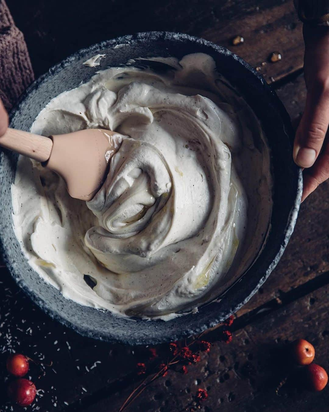 Our Food Storiesさんのインスタグラム写真 - (Our Food StoriesInstagram)「Are you already in a Christmas mood? Can‘t believe it will be the 1st December already this weekend. Here is one of our favorite Christmas ice-cream recipes - honey-cheesecake ice cream snowballs with almond brittle and lingonberry jam. Get the recipe on the blog, link is in profile🎄 #ourfoodstories ____ #christmasdecor #christmas🎄 #christmasrecipes #germanfoodblogger #foodstylist #foophotographer #momentslikethis #gatheringslikethese #fellowmag #huffpostetaste #icecreamlover #christmastreats #dessertlovers」11月29日 21時56分 - _foodstories_