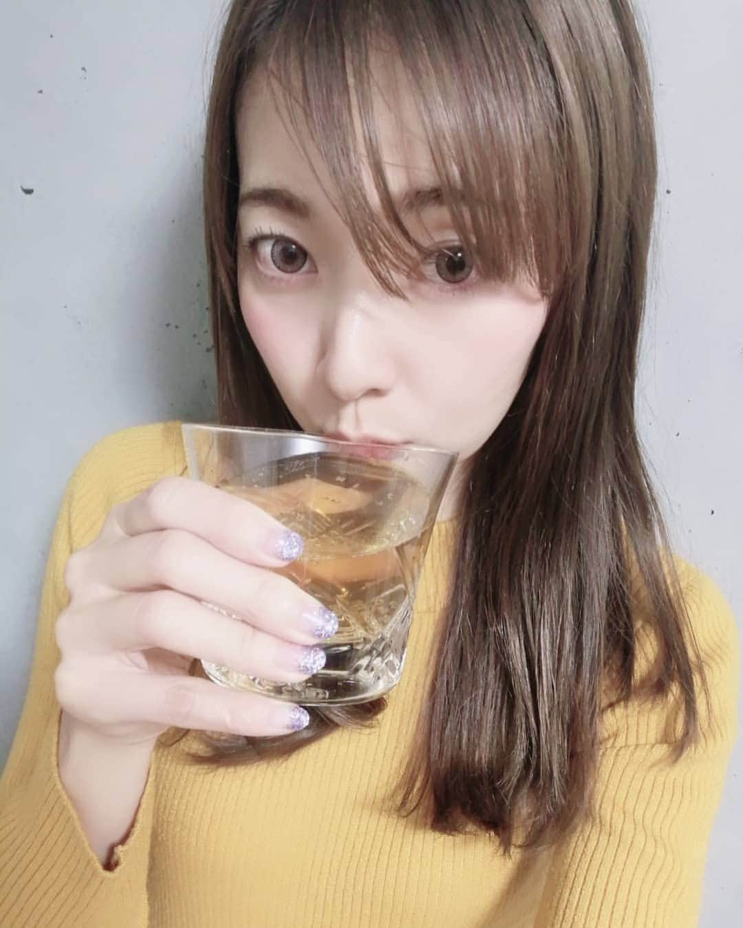 杉山由紀子のインスタグラム：「いまや腸活は当たり前♪ * 元々、大学時代食品科学を学んでましたが、 水素産生菌酵母ははじめて聞きました！！ ( @risetown_55 ) * " 二日酔い、ストレス、老化、食べ過ぎ "が気になる方に✨ ということでいろいろみてみると、 やはり今は" 腸 "がテーマなんですね✨✨ * わたしも日々の体内からの取り組み頑張ってますが、もっと健康にたいして敏感にならないとなと思います✨😌 * * 最近お酒が飲む頻度が上がっているので、しっかりケアしていかなきゃ♪ * ちゃんとケアした日は次の日がやっぱりラク✨ * * #ライズタウン #クリスタルH.E. #ハイドロエンザイム #水素サプリで腸活 #水素産生菌酵母 #PR #健康 * Risetown.jp/」