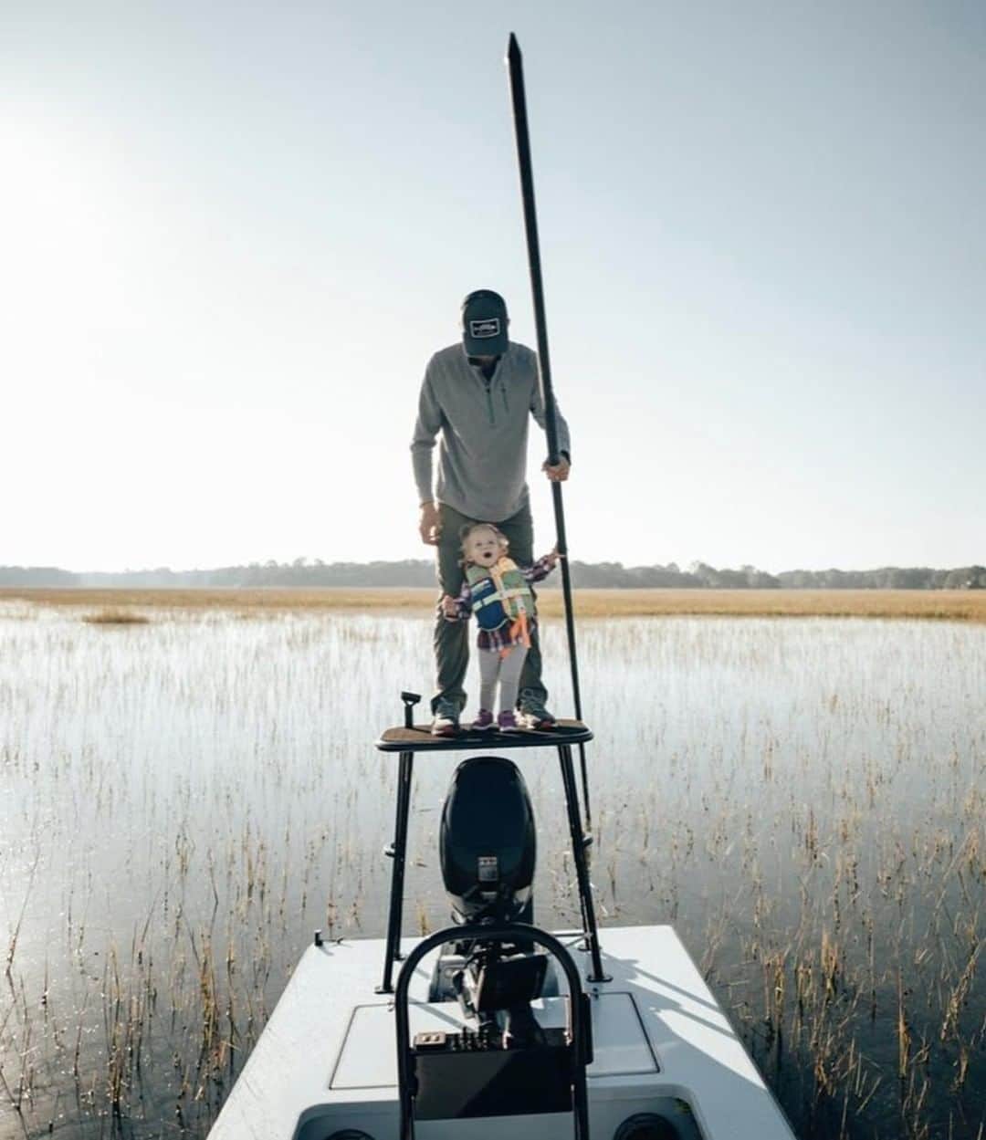 Costa Sunglassesのインスタグラム：「Guide-in-training. 📷: @ghostwatersc #SeeWhatsOutThere」