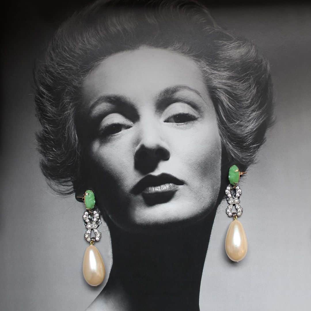 ルル フロストのインスタグラム：「“Thanks daaahhling, they’re #lulufrost vintage.” - your response when someone asks where you found those incredible earrings. Shop up to 30% off during our sitewide Black Friday sale going on now.」