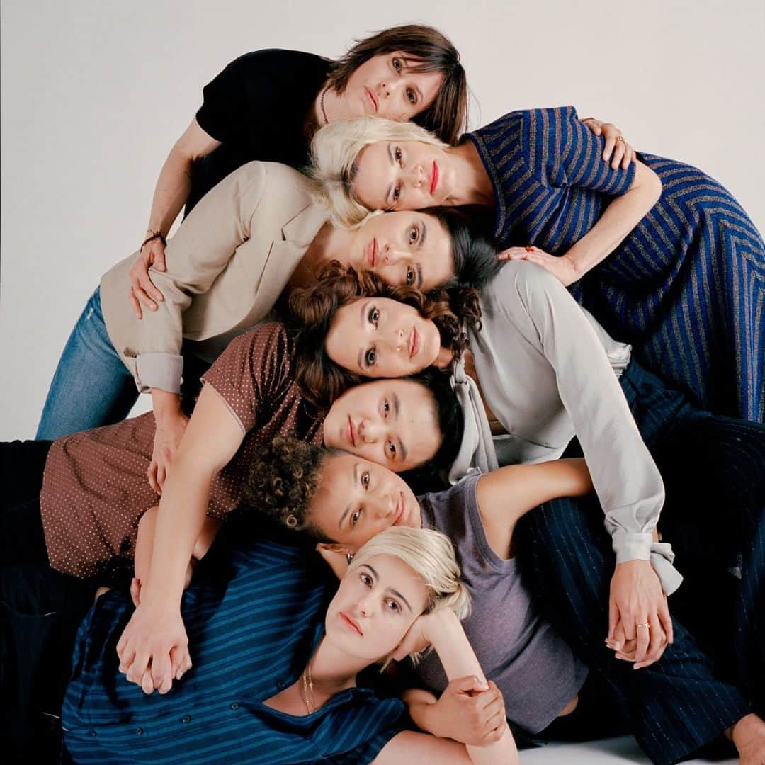 ニューヨーク・タイムズさんのインスタグラム写真 - (ニューヨーク・タイムズInstagram)「A decade after the pioneering original series ended, “The L Word” is back. The new iteration, called “The L Word: Generation Q,” includes members of the original cast and a group of newcomers from across the LGBTQ spectrum. The show has been updated for a culture and a TV landscape that have changed seismically since 2009, but the sex and glamour remain. To read more about what to expect from the show when it premieres next month, tap the link in our bio. @amyharrity took this photo.」11月30日 8時01分 - nytimes