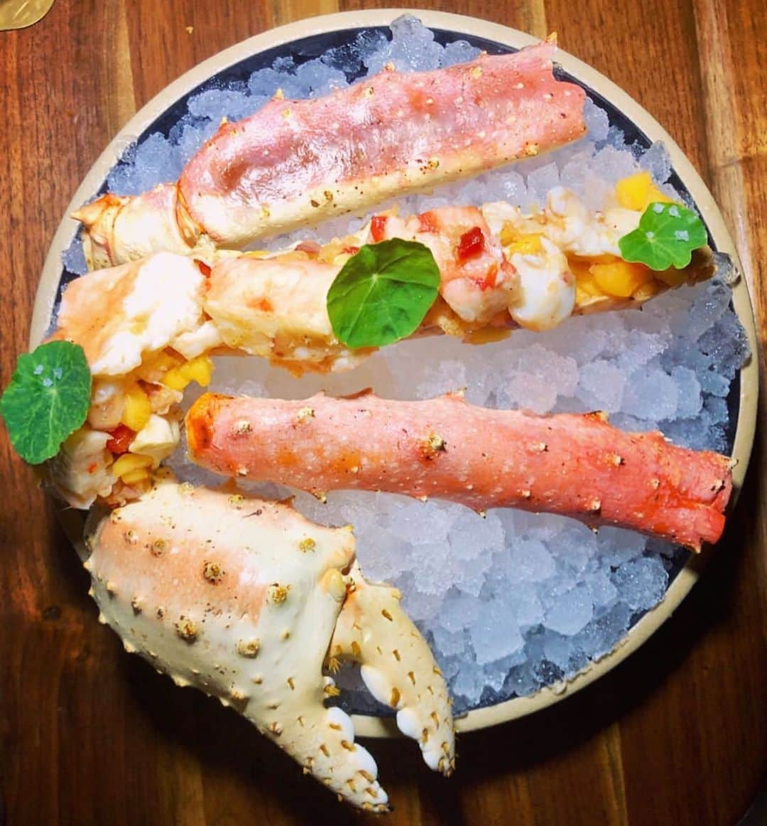 Eater LAさんのインスタグラム写真 - (Eater LAInstagram)「Brown butter poached Alaskan King crab leg with spicy mango and lime from @legrandrestaurant. 📸: @thediningdolls. Hashtag #eaterla on your best photos for a chance to be featured.」11月30日 8時31分 - eater_la