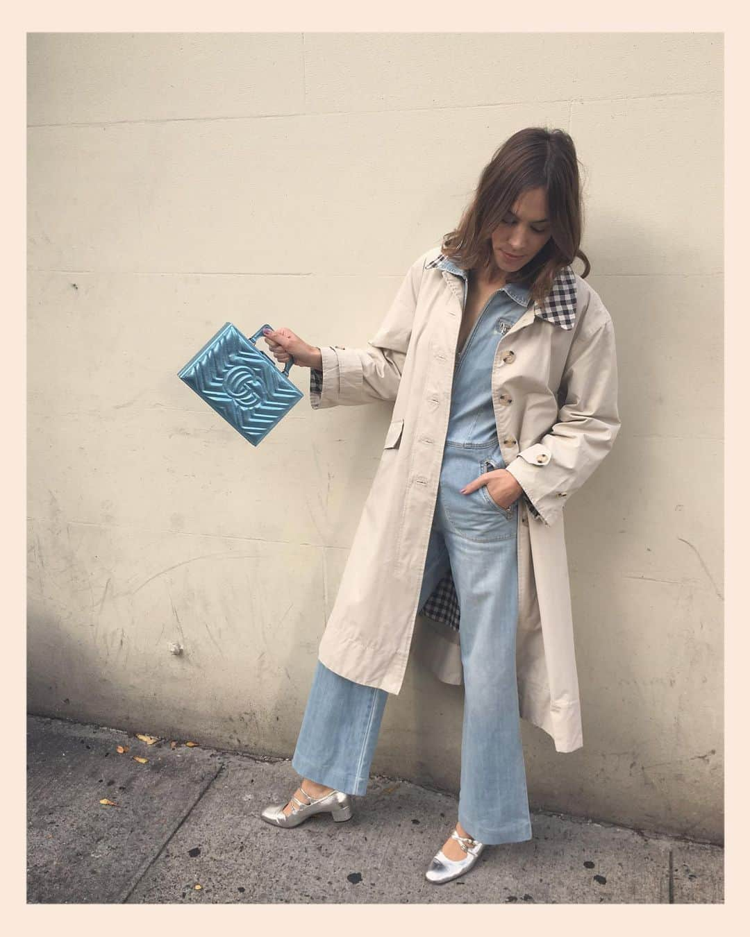 アレクサ・チャンさんのインスタグラム写真 - (アレクサ・チャンInstagram)「Link in bio for our ALEXACHUNG Black Friday Sale. Cute things like this denim jumpsuit. ❤️」11月30日 8時37分 - alexachung