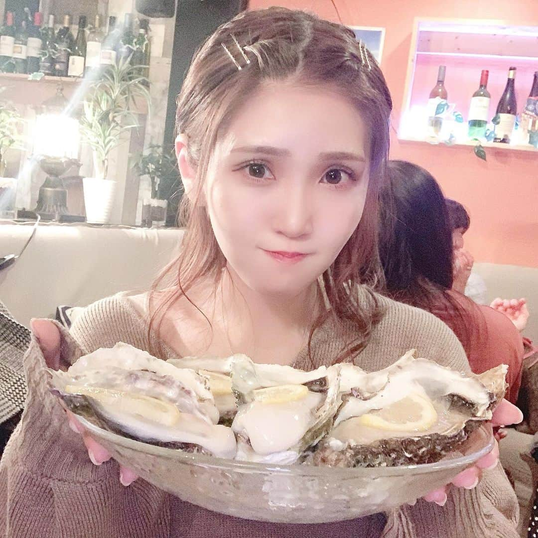 五十嵐茉優さんのインスタグラム写真 - (五十嵐茉優Instagram)「ㅤ @umibal.shinjuku 行ってきたよ🍴 生牡蠣ひさしぶりに食べた〜！ ㅤ 個人的には3枚目にのせた サーモンのスモークが 美味しすぎたのよ、、 アボカドと一緒に食べるの最高だった🥑 ㅤ  #umiバル #新宿グルメ #東京グルメ #新宿バル #新宿イタリアン #魚介イタリアン #pr #コラボベース」11月29日 23時44分 - mau08us