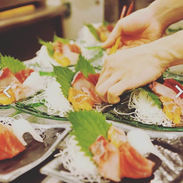 hanatsubaki029のインスタグラム：「今日は団体のお客様で宴会がありました！ 宴会シーズン始まりましたね！ まだ空席のある日程もございます！ ぜひ、令和初めの忘年会は花椿で！ #イーマ#花椿#個室#梅田#和食#美味しいまかないがあるお店 #instagood #instafood #photooftheday #いいね#女子会#日本酒#osaka#umeda#大阪駅#阪神百貨店」