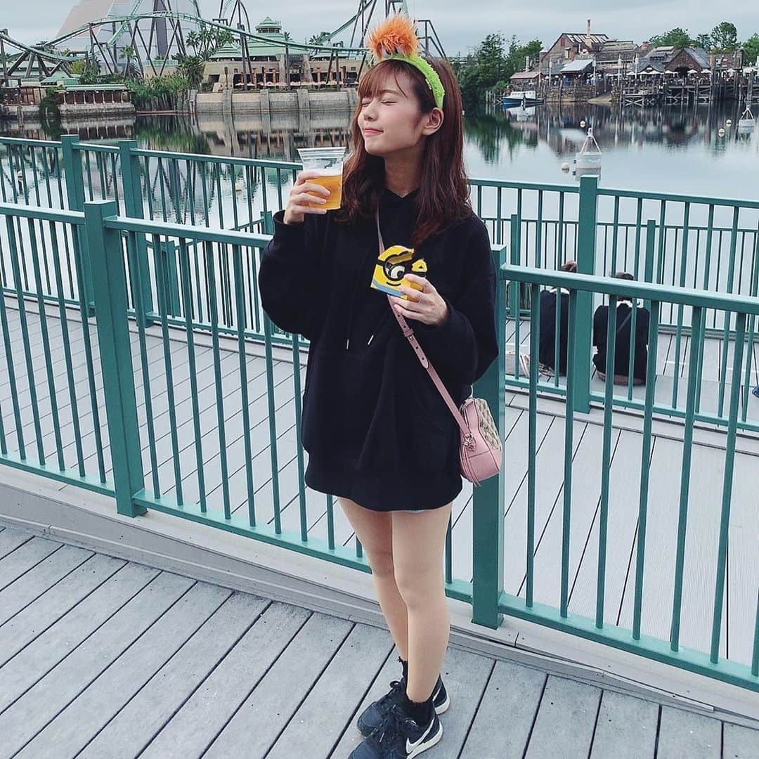 杉浦みずきのインスタグラム：「. ぷは〜てやってますが ビールいつになっても飲めるようにならへんのよね だんだん美味しく感じてくるっていうけど そんな見込みもないんよね でもとりあえず生言いたい ちなみに下はショーパン履いてます #おやすみ #🌙」