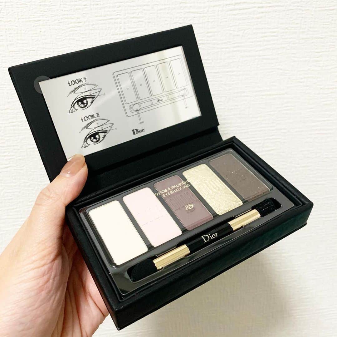 のインスタグラム：「頂きましたっ！  @dior  #感謝　#dior #クリスマスコフレ　#限定品　#デパコス　#可愛い　#感謝　#lucky  #likeforlikes」