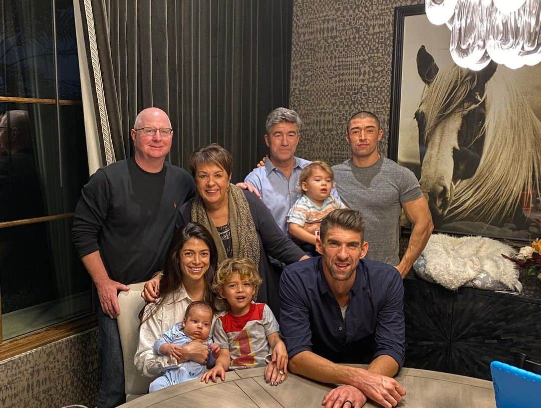 マイケル・フェルプスさんのインスタグラム写真 - (マイケル・フェルプスInstagram)「Happy thanksgiving.  It was a fun yet entertaining day. Filled with laughs , head shakes, chocolate milk spills, family and football!」11月30日 0時19分 - m_phelps00