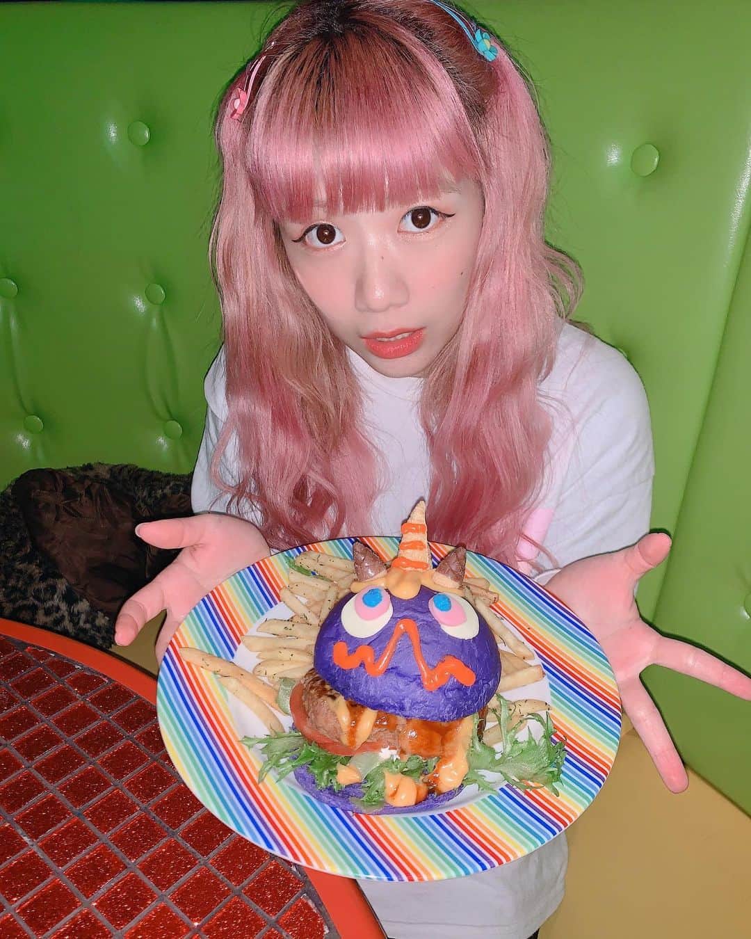 KARIN さんのインスタグラム写真 - (KARIN Instagram)「@kawaiimonstercafe  可愛くて美味しいだぶるないす🦄💗」11月30日 0時21分 - karin.tempurakidz