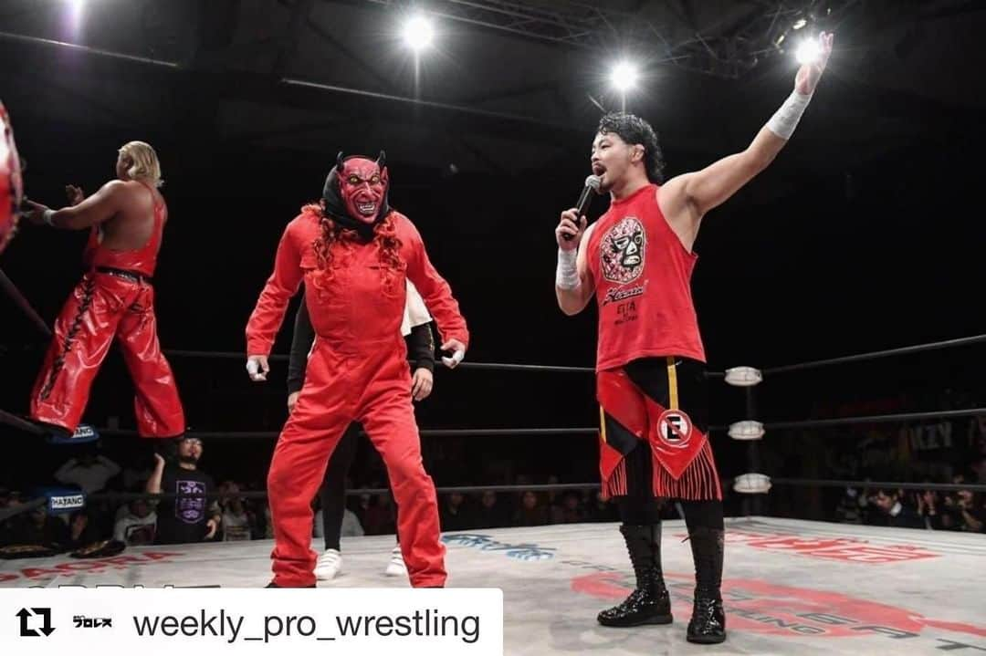 小林瑛太さんのインスタグラム写真 - (小林瑛太Instagram)「#Repost @weekly_pro_wrestling with @get_repost ・・・ 【週刊プロレスmobile】メイン後、ＥｉｔａはＲ・Ｅ・Ｄの新メンバーを吉野と発表するも、当の吉野は「なんでオレやねん。全然関係ないやんけ」と否定。果たして本当の正体は…ＤＲＡＧＯＮ ＧＡＴＥ札幌詳報　https://buff.ly/33zNQCK　#週プロモバイル　#DragonGate」11月30日 0時28分 - eita_luchador