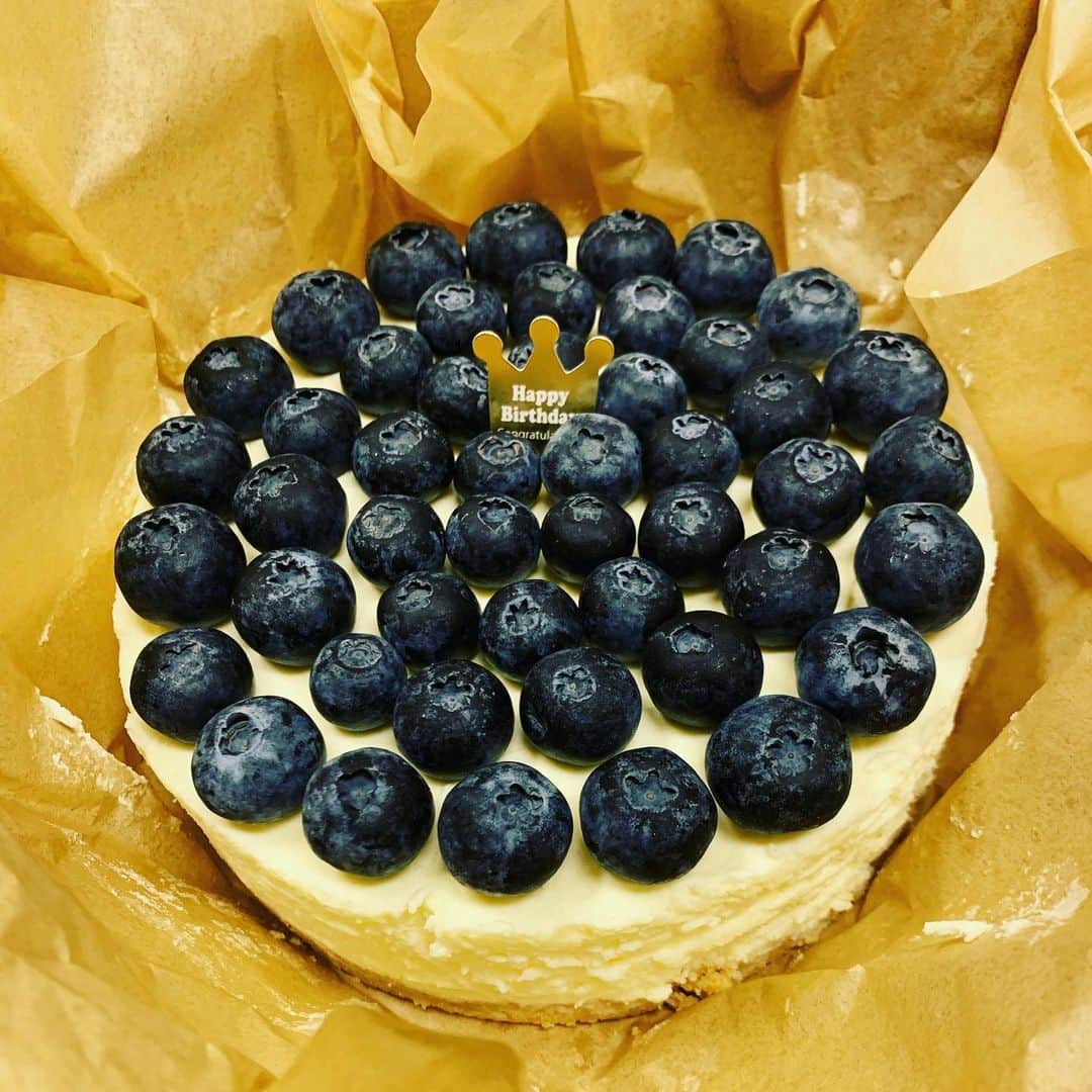 西寺郷太さんのインスタグラム写真 - (西寺郷太Instagram)「誕生日にスタッフが用意してくれたケーキ。チーズケーキベースの好きなタイプ！ありがとうございました。」11月30日 0時32分 - gota_nonareeves