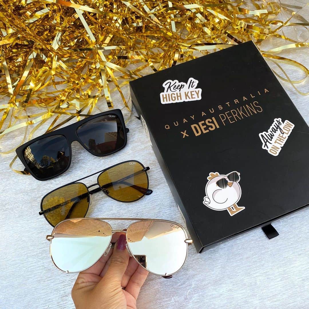 quayaustraliaさんのインスタグラム写真 - (quayaustraliaInstagram)「Throw major shade this holiday season with the seriously limited-edition #QUAYXDESI gift set 😍 Three 🔥 styles for $65—AKA three for the price of one 🥵 Featuring OTL II black/smoke, SAHARA black/olive, and HIGH KEY gold/gold—we didn’t make many, so get yours now ✨ #FINDYOURQUAYS」11月30日 0時32分 - quayaustralia