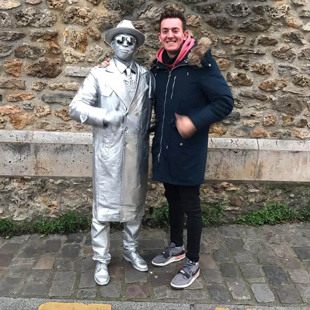 MAJOROS Benceのインスタグラム：「@irvin_bertrand 🤖」