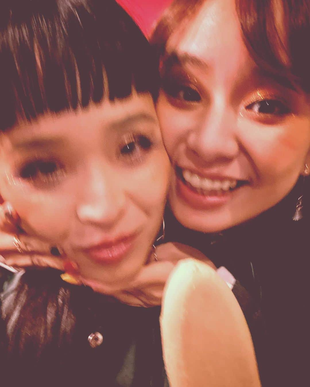 小春さんのインスタグラム写真 - (小春Instagram)「sisters」11月30日 1時36分 - suttokodokkoiii