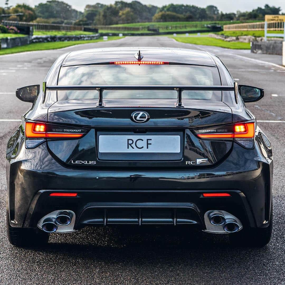 Lexus UKさんのインスタグラム写真 - (Lexus UKInstagram)「Focus on the first corner. #LexusRCF Track Edition.  #Design #CarDesign #LexusPerformance #Automotive #Lexus #LexusF #CarsofInstagram」11月30日 2時01分 - lexusuk