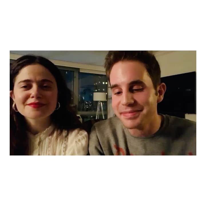 ベン・プラットのインスタグラム：「me & molly singing silent night」