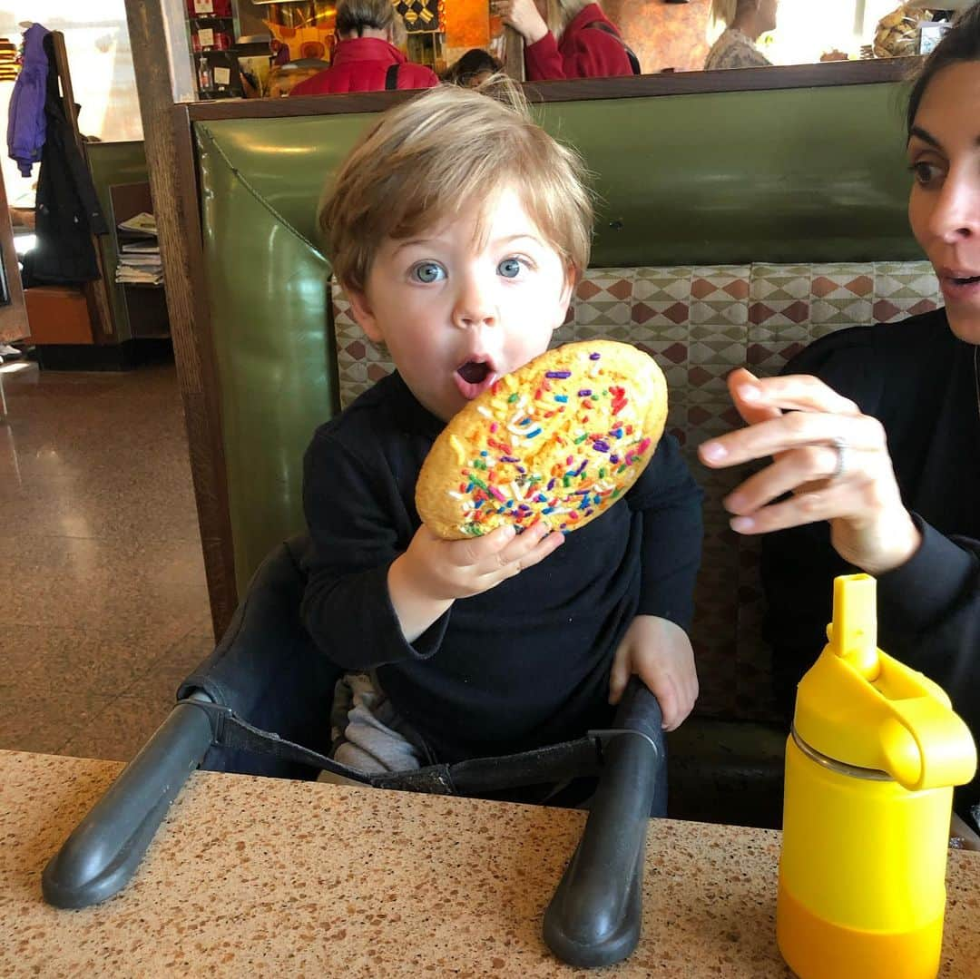 ジェイミー=リン・シグラーさんのインスタグラム写真 - (ジェイミー=リン・シグラーInstagram)「When you learn that Long Island diner cookies are the best cookies.」11月30日 2時19分 - jamielynnsigler