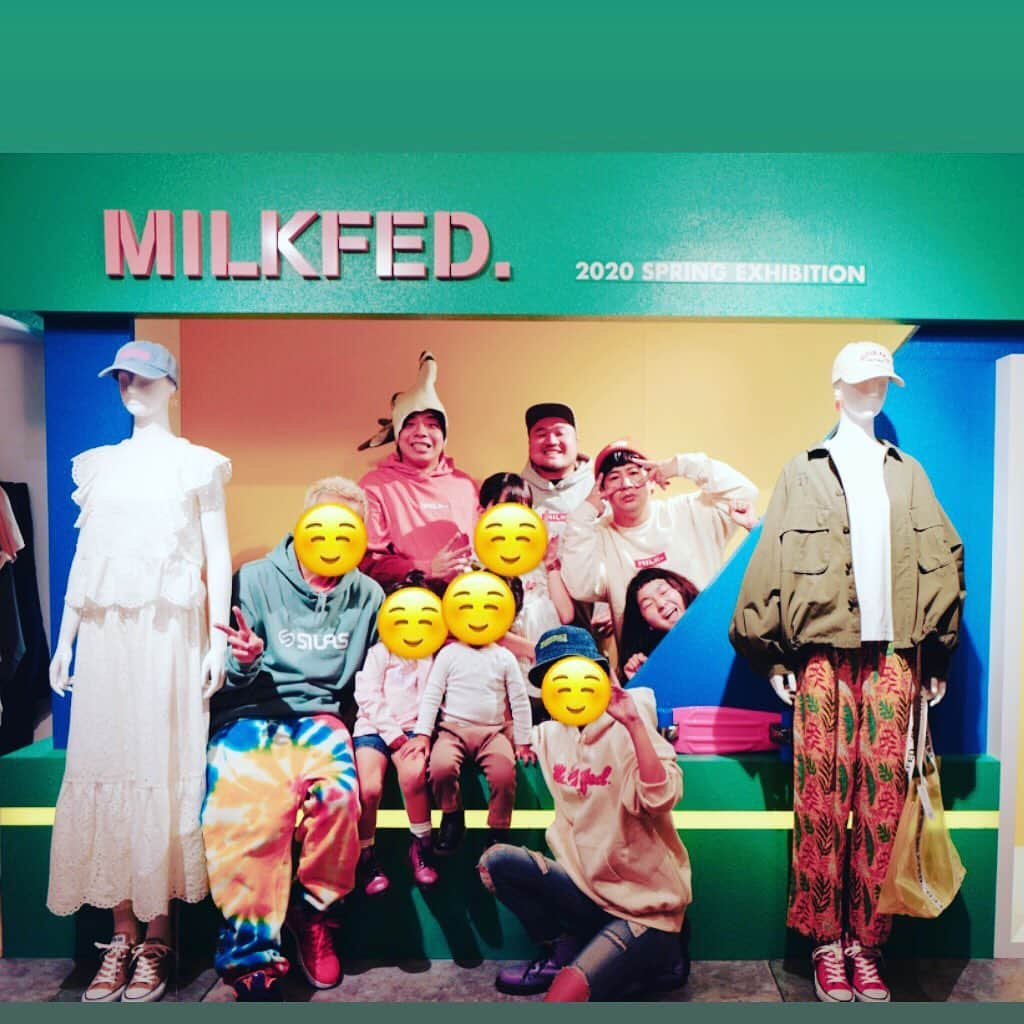 はらさんのインスタグラム写真 - (はらInstagram)「#milkfed 展示会 #藤田家さん #照屋さんご家族 #きょん #くまむし長谷川くん #新店舗イオンモール沖縄ライカム㊗️ ✨おめでとうございます٩( ᐛ )و✨」11月30日 2時18分 - univershara