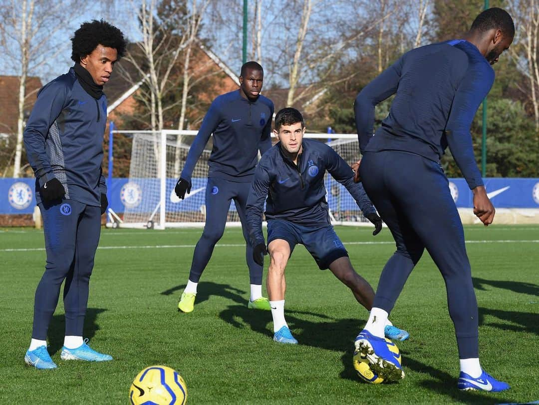 チェルシーFCさんのインスタグラム写真 - (チェルシーFCInstagram)「Training today. West Ham tomorrow. 👊 #CFC #Chelsea」11月30日 3時20分 - chelseafc